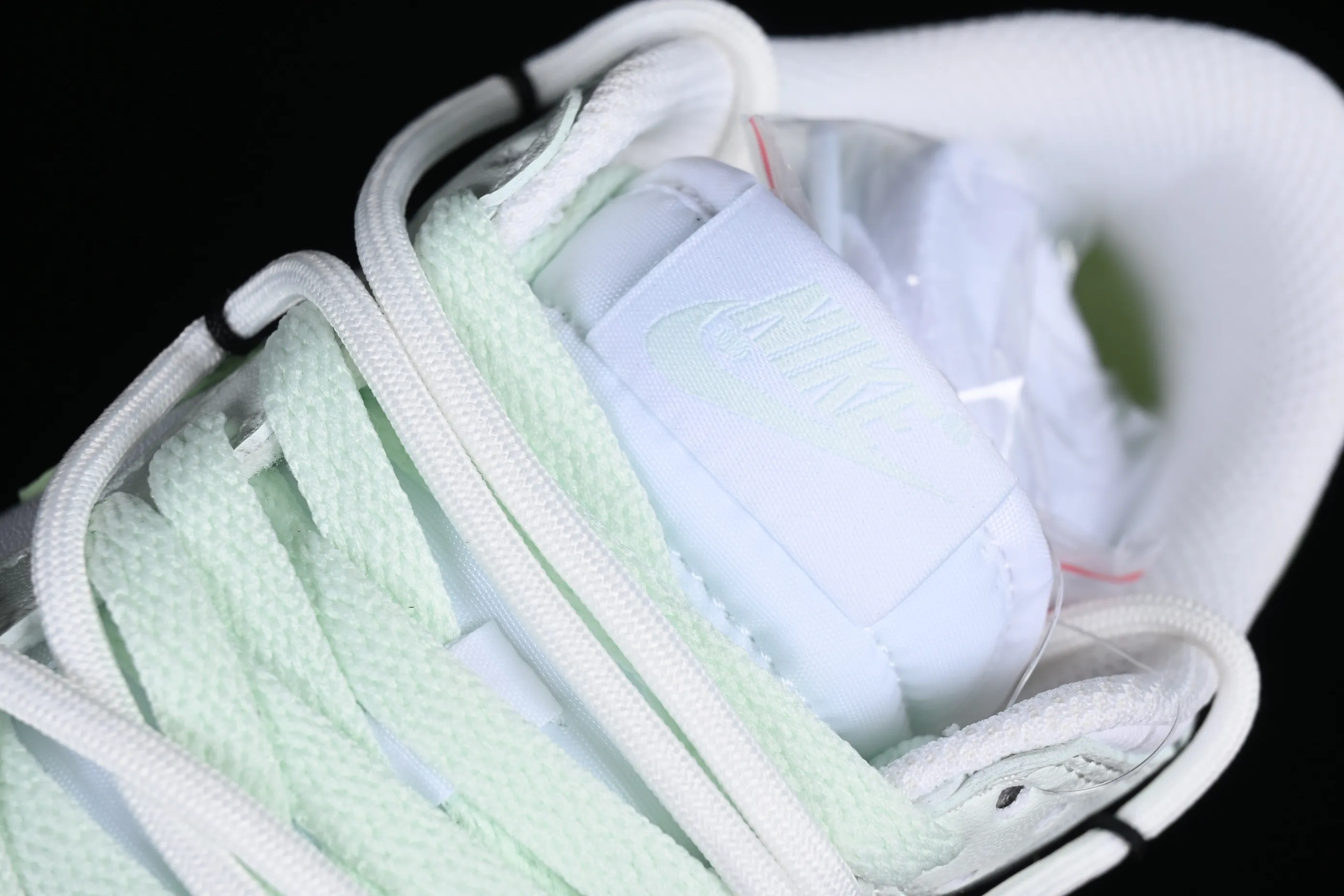 All categories Nk SB Dunk series Nk SB Dunk Low low-top sneakers J version Nk Dunk Low "White Mint" light green strap deconstruction SB smashed backboard fashion casual sneakers DN1431-102